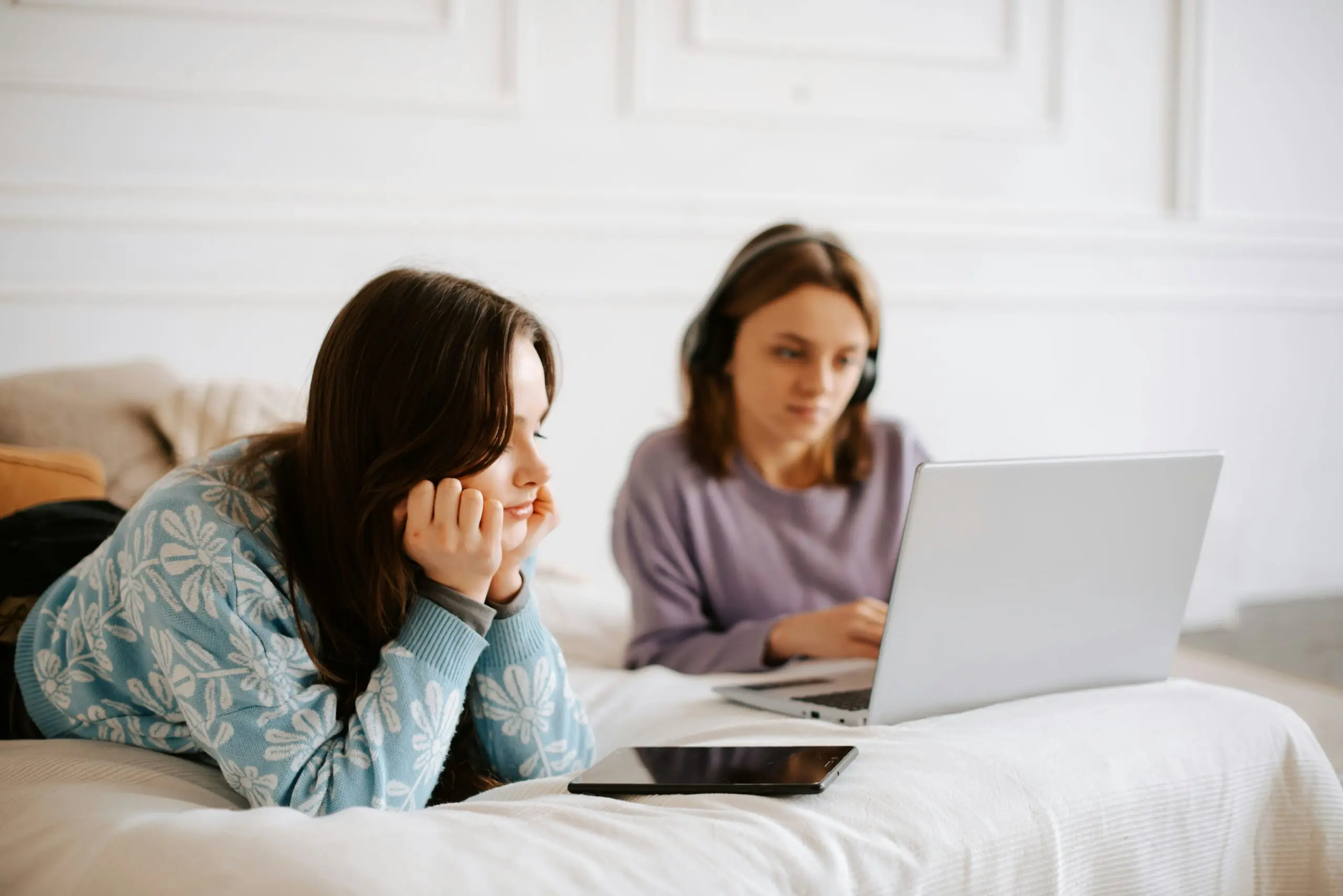 Learn how to use a menstrual disc with a tilted or retroverted cervix, with expert tips for comfort, placement, and confident period care.